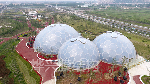 充氣膜體育館比普通體育館節(jié)能嘛？