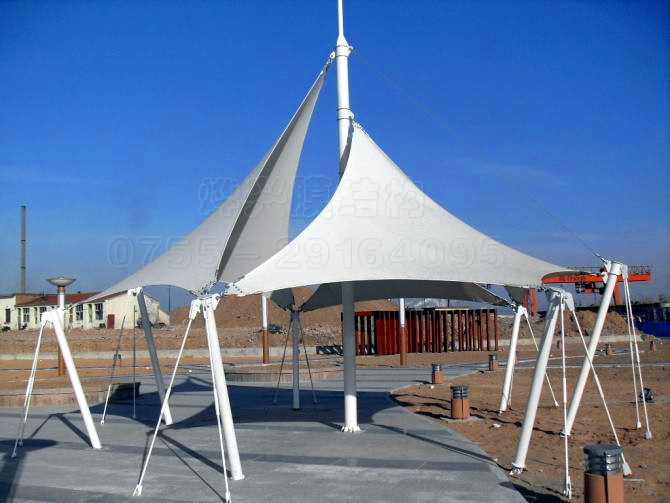 【車(chē)站景觀張拉結(jié)構(gòu)】山西火車(chē)站廣場(chǎng)景觀膜結(jié)構(gòu)制作