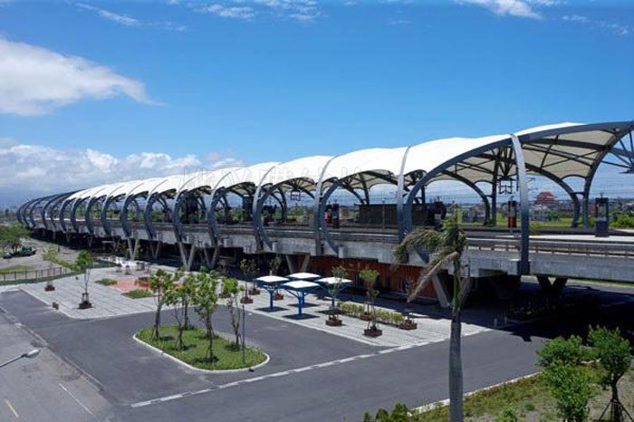 深圳膜結(jié)構(gòu)雨棚廠家告訴你距離不是問題